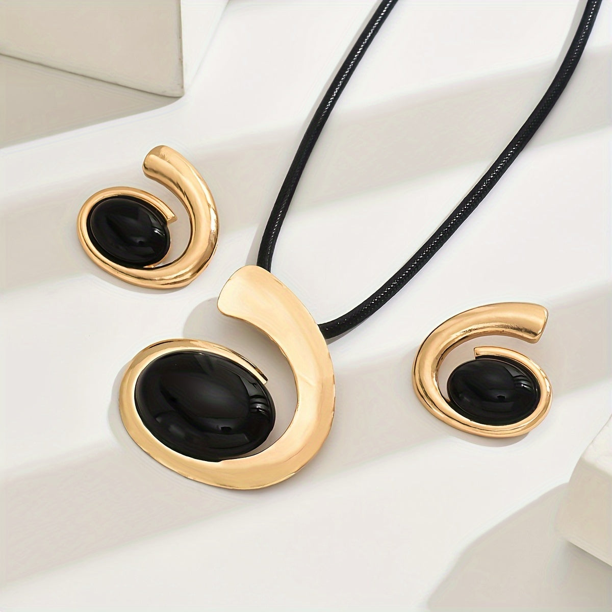 Retro Geometric Black Pendant Necklace and Earrings